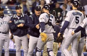 Mariners beat Yankees 14-4 in Game 3 of AL Championship Series